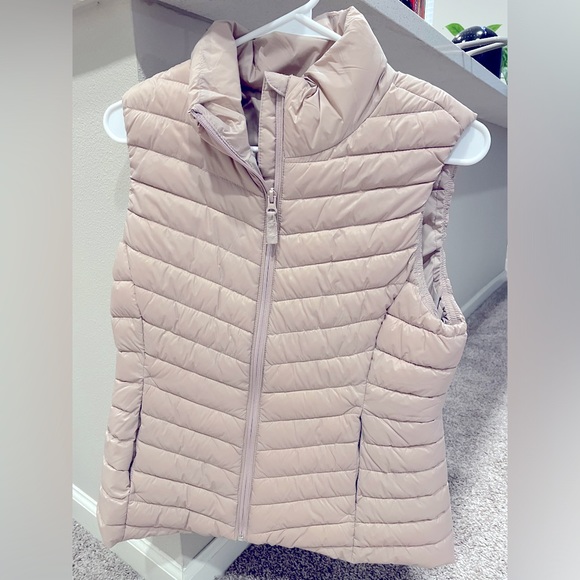 Old Navy Vest⭐️NEW - Picture 1 of 6